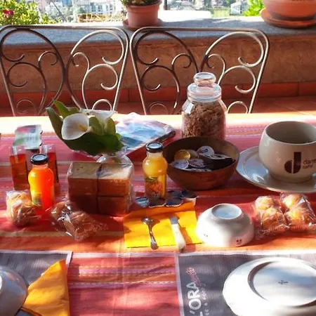Mansarda Accogliente Oda ve Kahvaltı